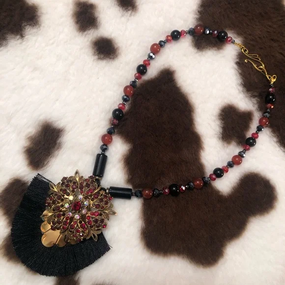 Handcrafted repurpose Florenza fringe pendant black onyx carnelian necklace - Picture 6 of 12